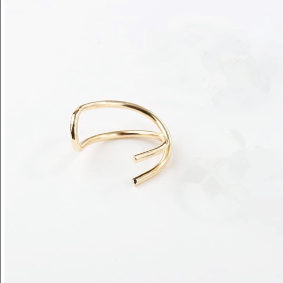 “Ella” Twist Indie/Boho Minimal No Pierce Ear Cuff - Picture 3 of 6